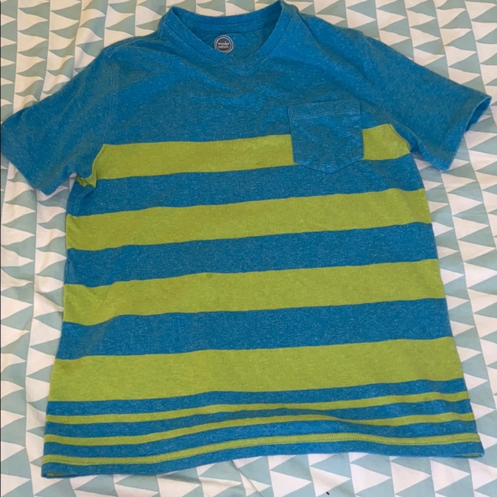 🐝Boys blue and green t-shirt